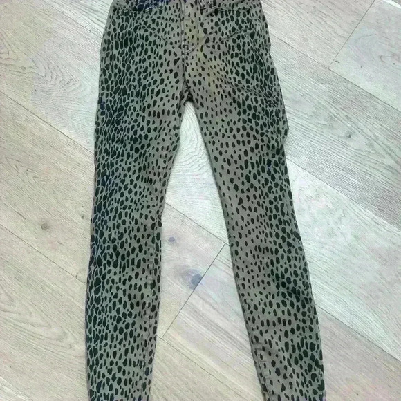 Good American Good Waist High Rise Skinny Leopard Jeans. Size 25 - Picture 5 of 9